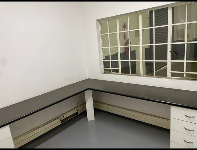 INDUSTRIAL PROPERTY TO RENT IN LYTTELTON MANOR